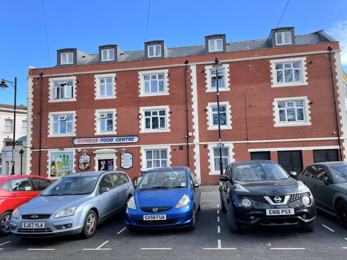Deluxe 1-Bedroom Serviced Apartment Sleeps 4 For Short Or Long Stay Gillingham (Kent) Exterior photo